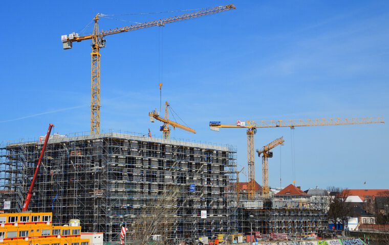 Bau von Wohn- und Geschäftsgebäuden am Humboldthafen in Berlin.