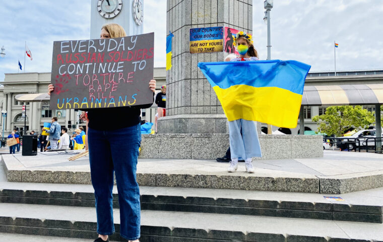 Protest gegen sexualisierte Gewalt russischer Soldaten in der Ukraine, San Francisco, 28. Mai 2022.