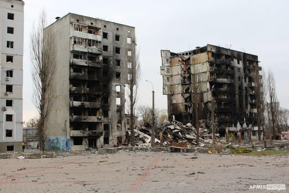 Das durch einen russischen Luftangriff zerstörte Wohnhaus Nummer 359 an der Zentralna-Straße in Borodjanka am 6. April 2022.
